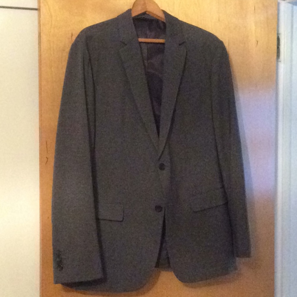 Banana Republic Men’s gray sports jacket.